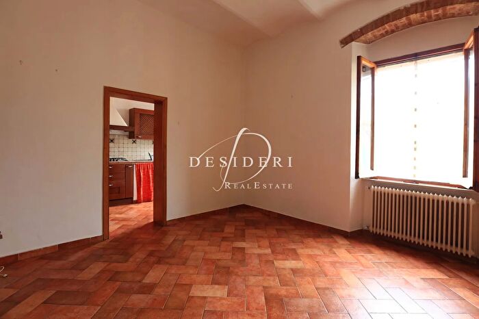 Appartamento con 8 locali in vendita in Via Marconi Scansano, Scansano