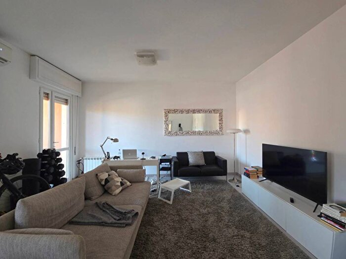 Appartamento trilocale in affitto in Via Francesco Cilea, Quartu, Quartu Sant'Elena