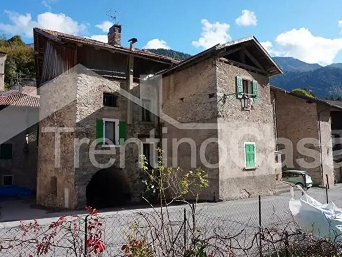 Casa con 20 locali in vendita in Via Orti, Sella Giudicarie