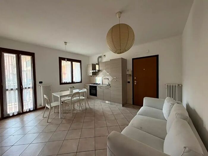 Appartamento trilocale in vendita in Via Don Silvio Coira, Basiglio