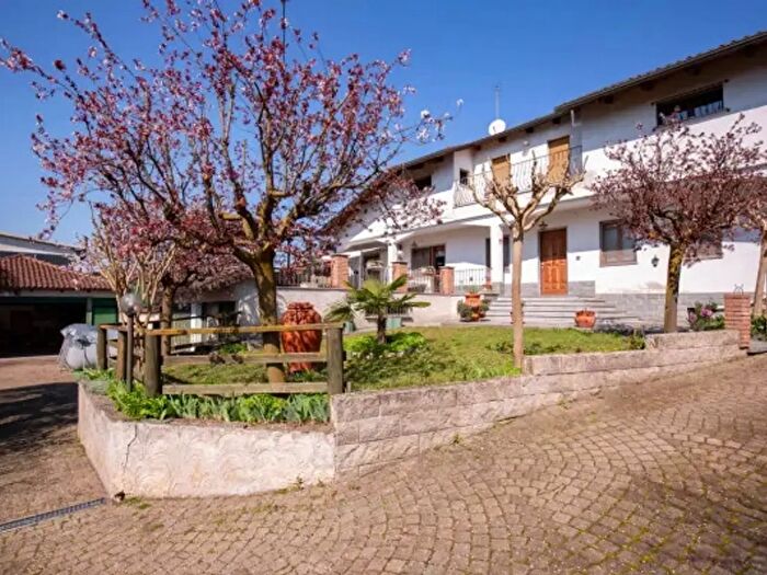 Casa con 6 locali in vendita in Vicolo San Pietro, Cambiano