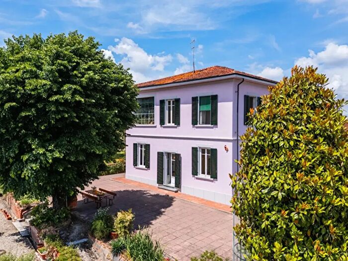 Casa con 10 locali in vendita in Santa Maria A Monte