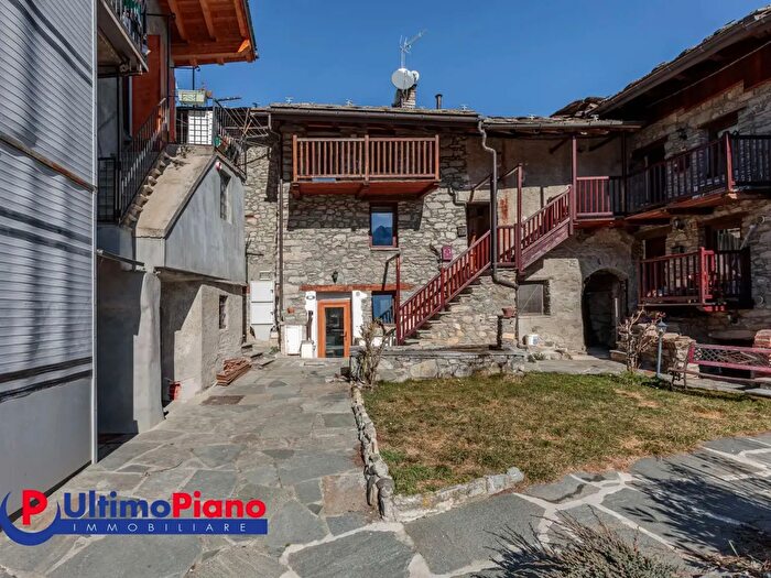 Appartamento quadrilocale in vendita in Frazione Crè, Gignod