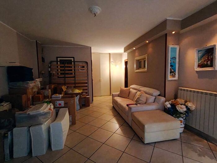 Appartamento trilocale in affitto in Via Ferrarecce, Ferrarecce Università, Caserta