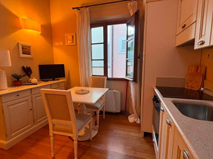 Appartamento bilocale in affitto in Via del Ponte alle Riffe, Le Cure, Firenze