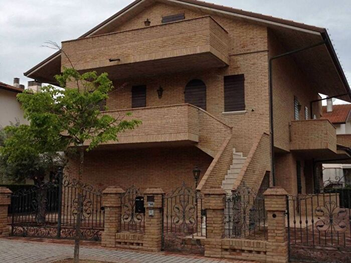 Casa trilocale in affitto in Via Longiano, Lido di Savio Lido di Classe, Ravenna