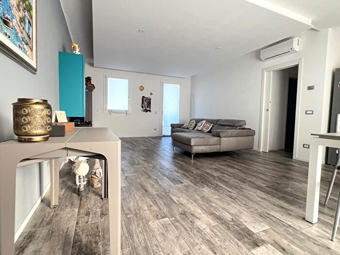 Appartamento quadrilocale in vendita in Via Fausto Rossi, Limena