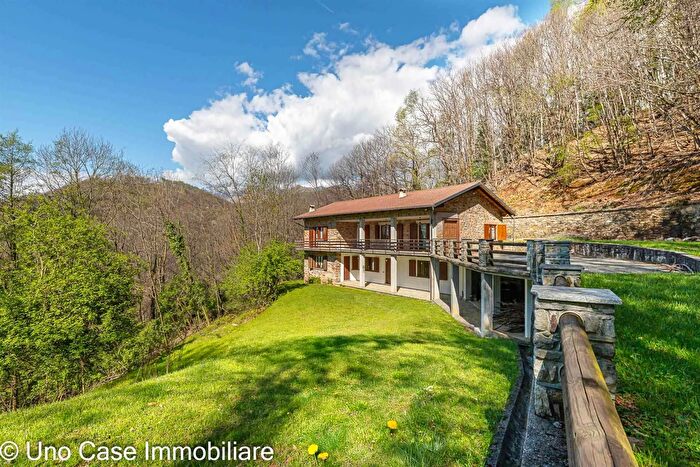 Casa con 10 locali in vendita in Meugliano, Valchiusa