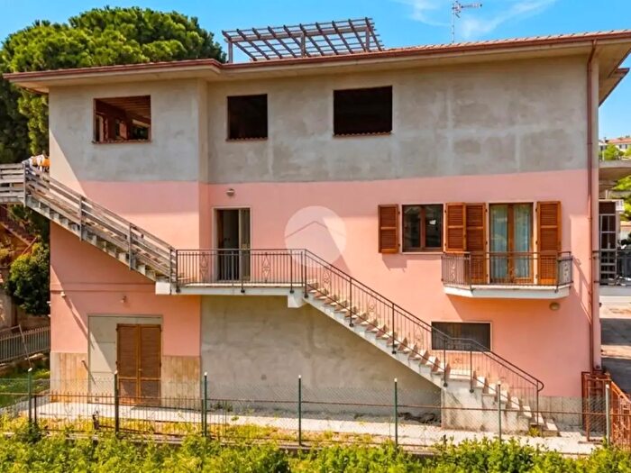 Appartamento con 6 locali in vendita in Via Nazario Sauro, San Benedetto Del Tronto