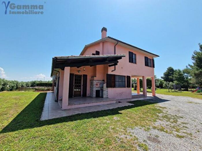 Casa con 6 locali in vendita in Strada Provinciale Osa, Orbetello