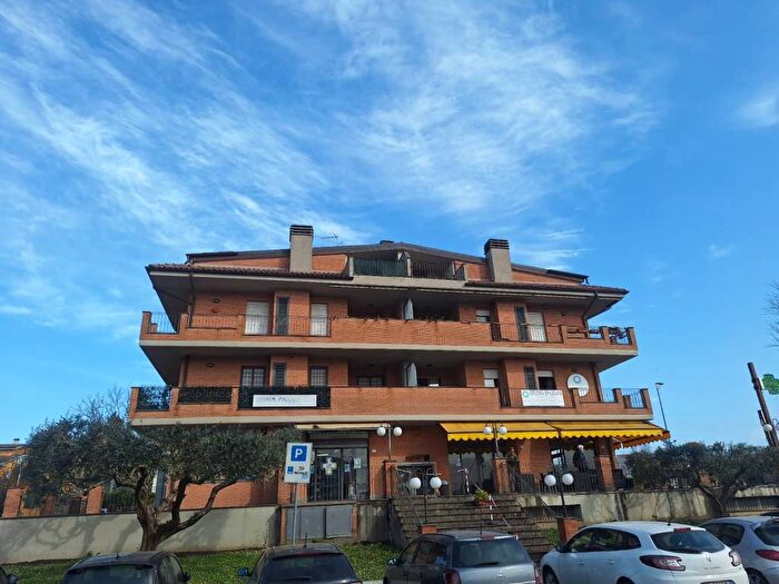 Appartamento con 6 locali in affitto in Via Torretta, Centro, Artena