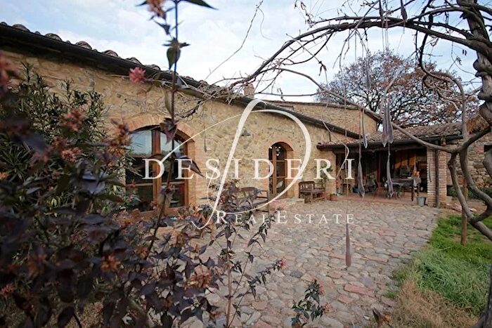 Casa con 16 locali in vendita in Il Casalino Civitella Paganico, Civitella Paganico