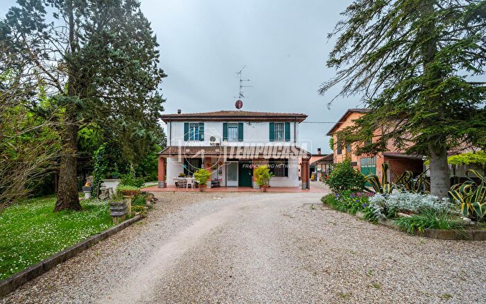 Casa con 8 locali in vendita in Via Nuova, Castel Guelfo Di Bologna