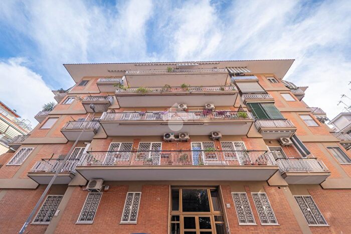 Appartamento con 5 locali in vendita in Via S Giorgio di Nogaro, Roma