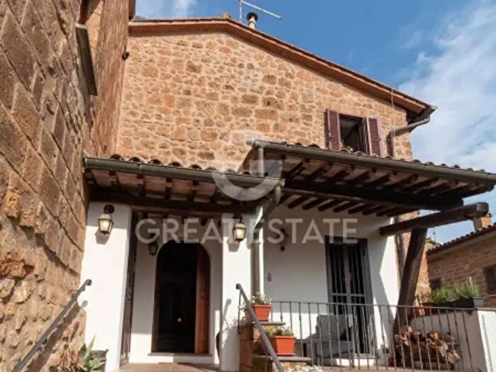 Appartamento con 6 locali in vendita in Via SantAngelo, Orvieto