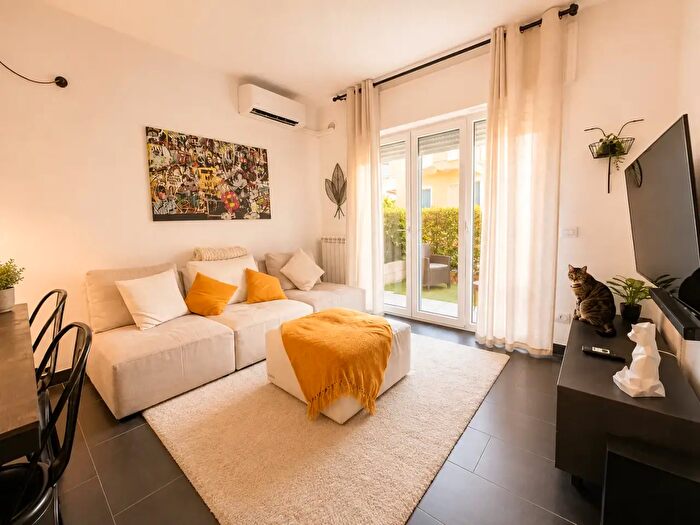 Appartamento trilocale in vendita in Santo Stefano Di Magra