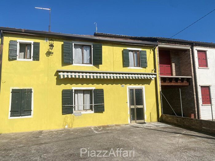 Casa quadrilocale in vendita in Piove di Sacco Via Villa, Piove Di Sacco