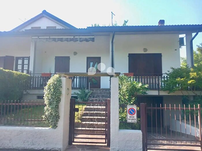 Casa trilocale in vendita in Via XXV Aprile, Vaiano Cremasco