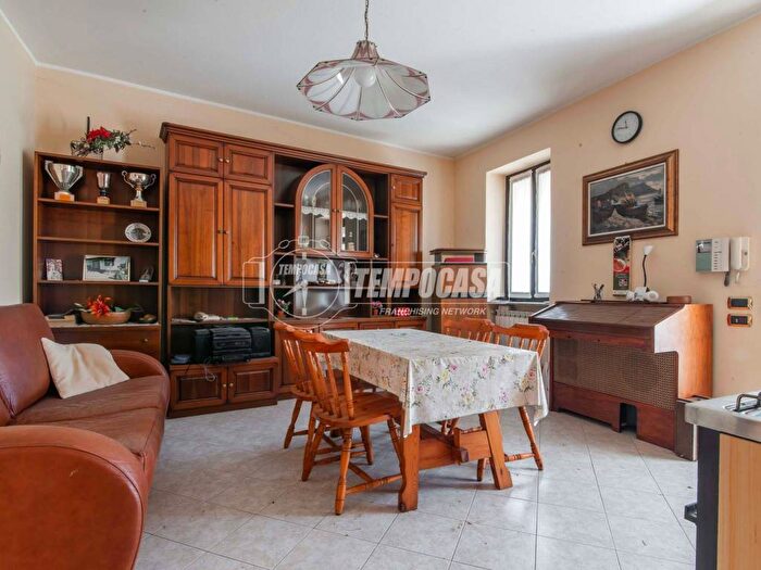 Appartamento quadrilocale in vendita in Via Monte Grappa, Fenegrò