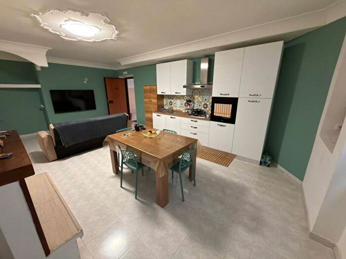 Appartamento trilocale in affitto in Via Napoli, Villaricca