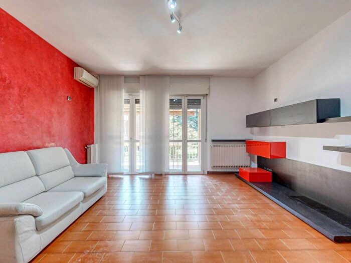 Appartamento trilocale in affitto in Via Cesare Battisti, Segrate Centro, Segrate