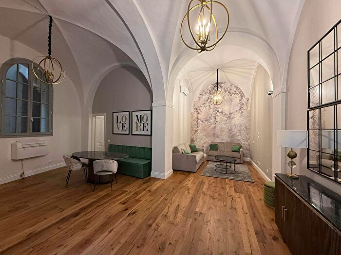 Appartamento trilocale in vendita in Via Romana, Firenze