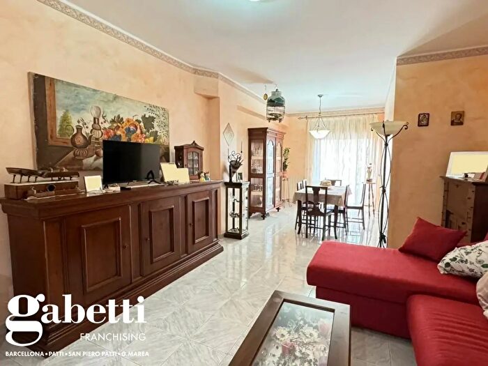 Appartamento quadrilocale in vendita in Via San Giovanni, Patti