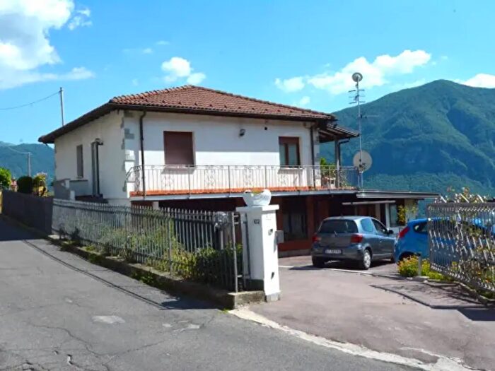Casa con 5 locali in vendita in Strada Sasso Rosso Dasio, Valsolda