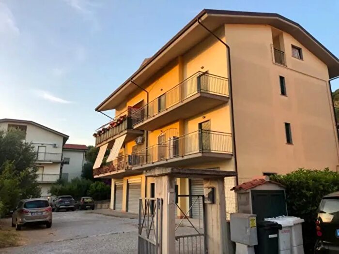 Casa trilocale in vendita in Via Chiusa, Ascea