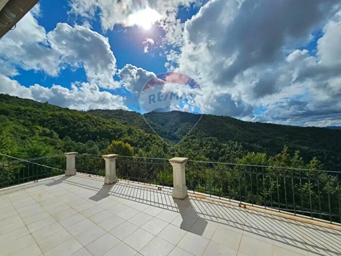 Casa con 5 locali in vendita in Via Maggio, Sesta Godano