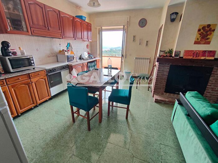 Appartamento quadrilocale in vendita in Via San Pietro Marano Principato, Marano Principato