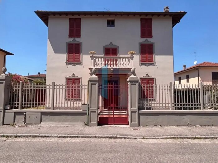 Casa con 7 locali in vendita in Via Luciano Manara, Brescia