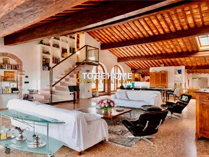 Appartamento con 10 locali in vendita in Vicenza