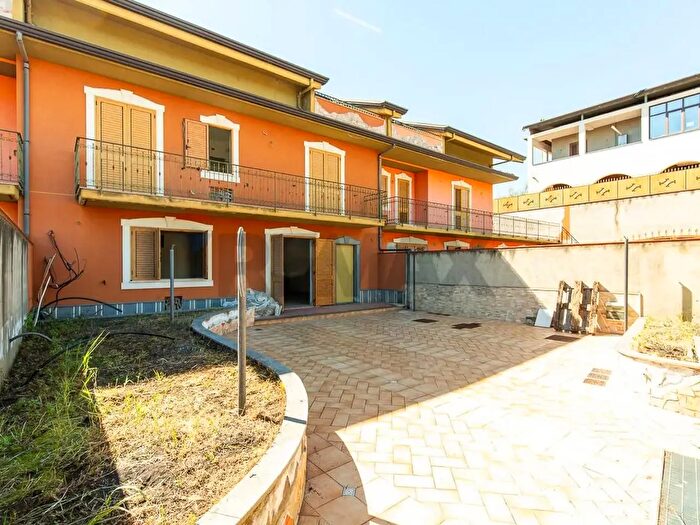 Casa con 8 locali in vendita in Via Polveriera, Mascalucia