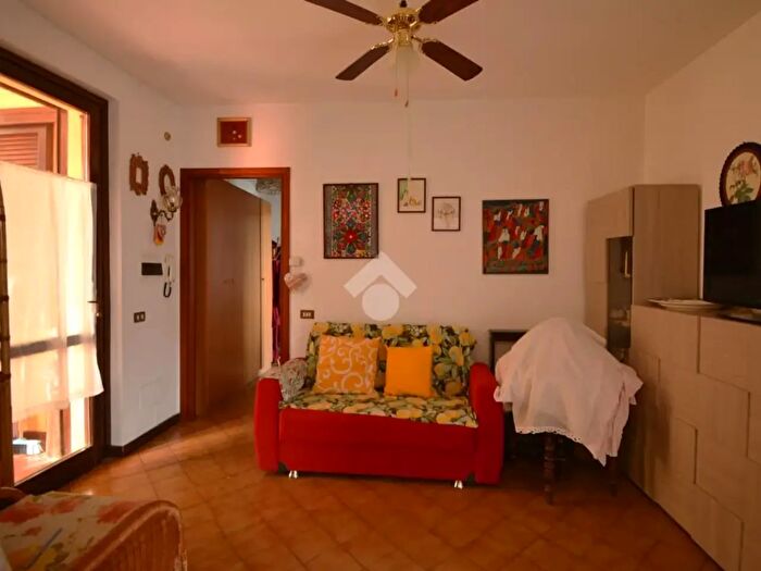 Appartamento bilocale in vendita in Via Arnichi, Brembate