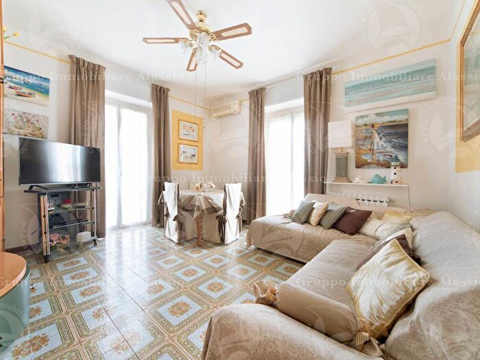 Appartamento quadrilocale in affitto in Via Leonardo da Vinci, Via Roma Borgo Barusso, Alassio