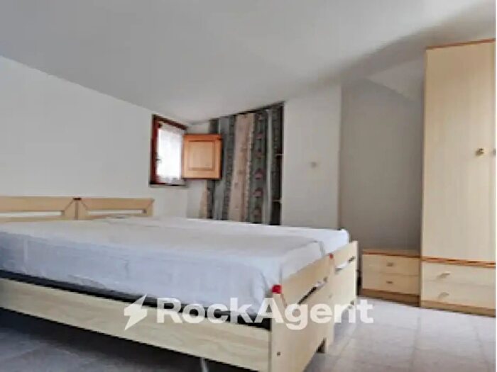 Casa bilocale in vendita in Vico Giuseppe Giusti, Gioiosa Ionica