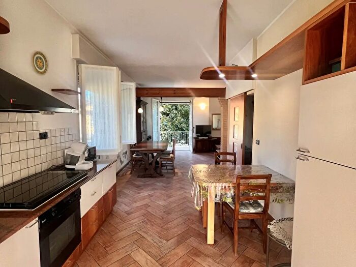 Casa quadrilocale in vendita in Via Calisese, Cesena