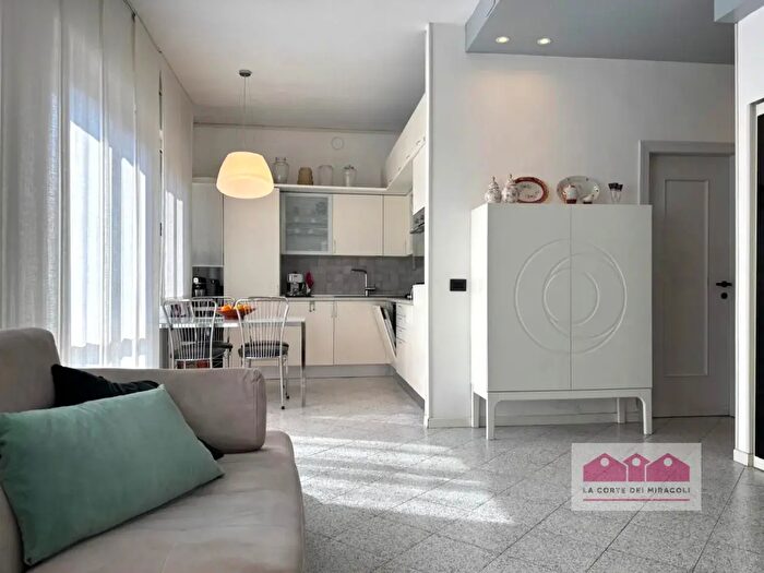 Appartamento quadrilocale in vendita in Via Adolfo Giuriato, Vicenza