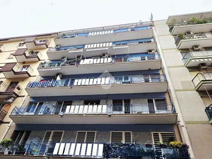 Appartamento trilocale in vendita in Via Buccari, Bari
