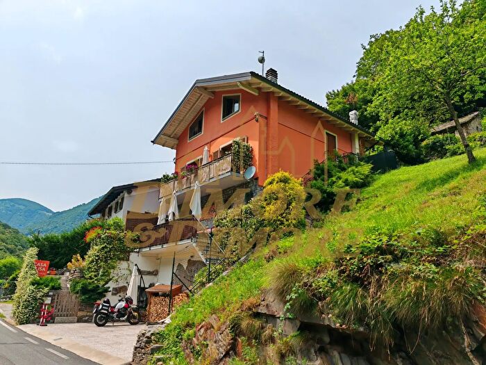 Casa con 8 locali in vendita in Valle Cannobina
