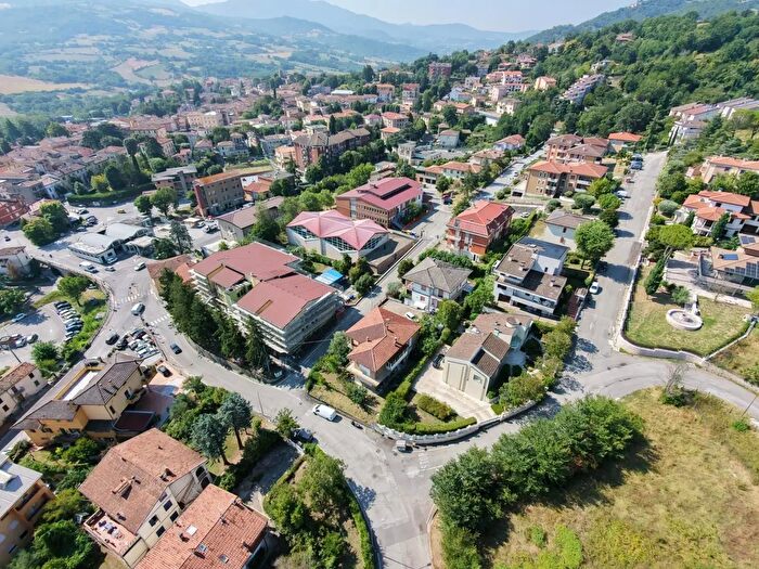 Casa con 7 locali in vendita in Via della Maternità, Novafeltria