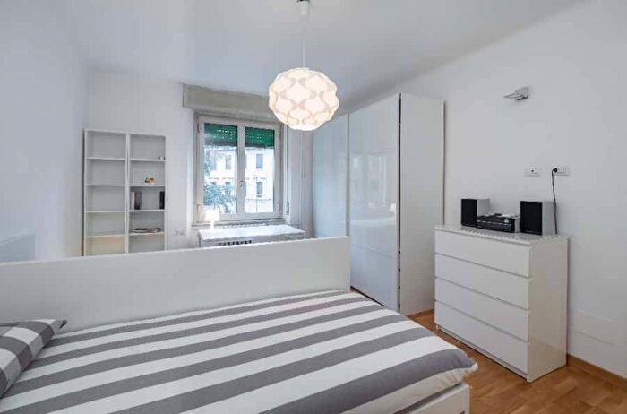 Appartamento trilocale in affitto in Via Nicolò Barabino, Corvetto, Milano