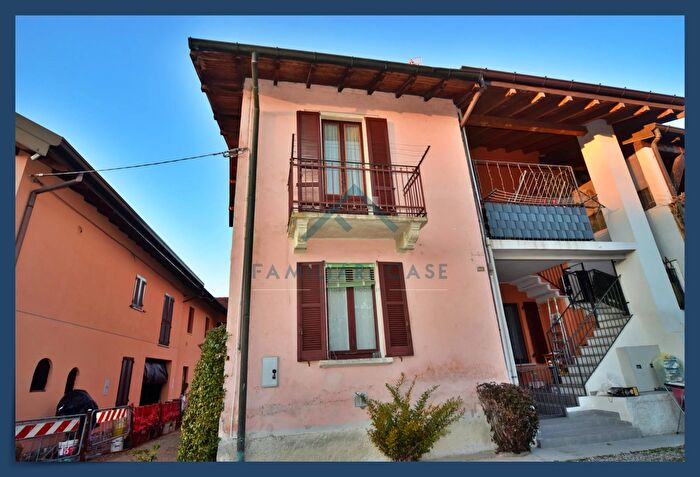 Casa quadrilocale in vendita in Via Stoppada, Varese