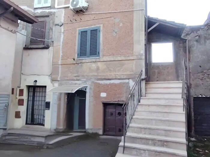 Appartamento bilocale in vendita in Via Garibaldi, Nepi