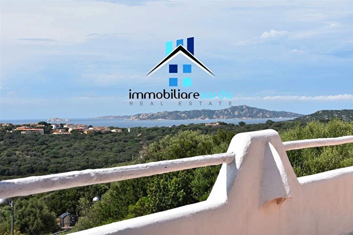 Casa con 18 locali in vendita in Via Paolo Dettori, Palau