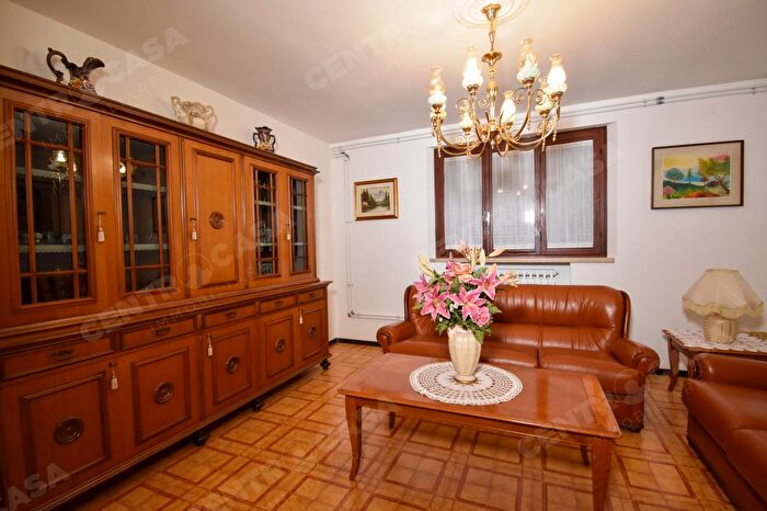 Appartamento trilocale in affitto in Via Cavour, Legnago