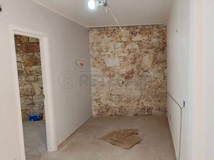 Appartamento quadrilocale in vendita in Via Bacchilide, Siracusa