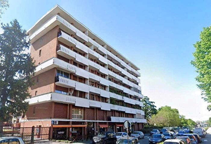 Appartamento trilocale in vendita in Via Sforzesca, Novara