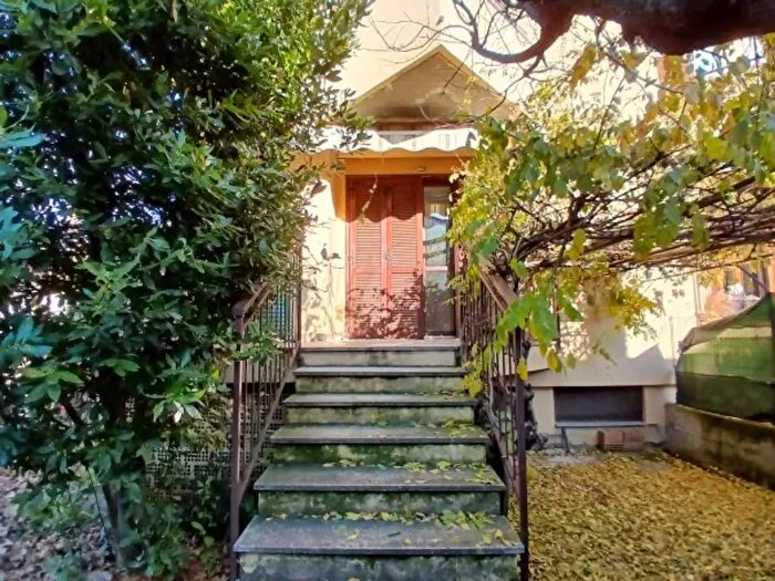 Casa con 5 locali in vendita in Via Viorate, Broni